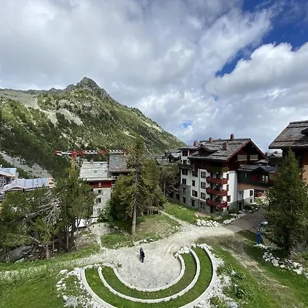 Mont Blanc - Arc 1950 - Ski-in Ski-out, 2 Bed Duplex, Sleeps 8